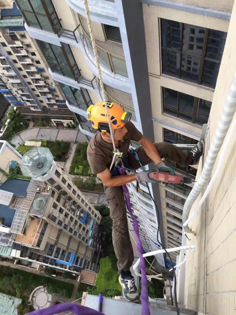 “我真后悔嫁给一个装空调的”